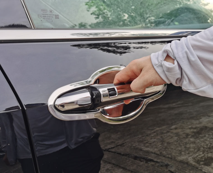 Ốp chống xước hõm và tay nắm cửa Ford Territory 2022