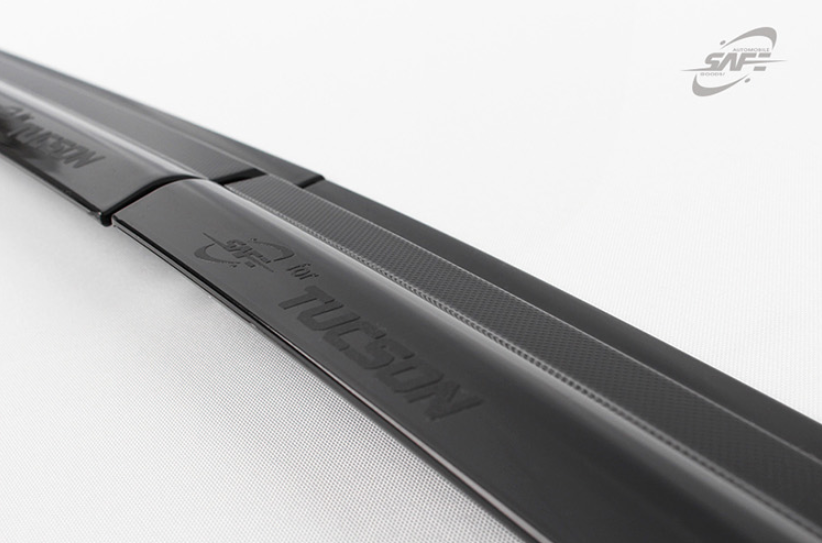 Vè che mưa đen bóng cho xe Hyundai Tucson 2022