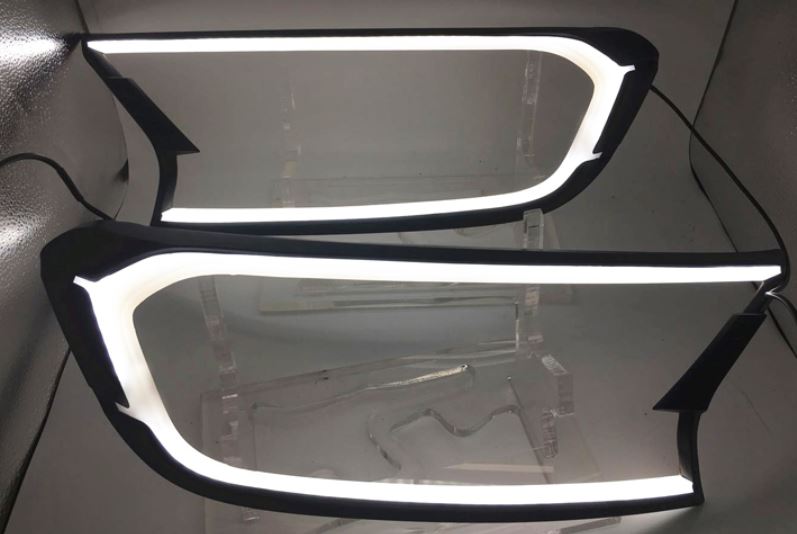 Ốp viền đèn pha daylight cho Everest