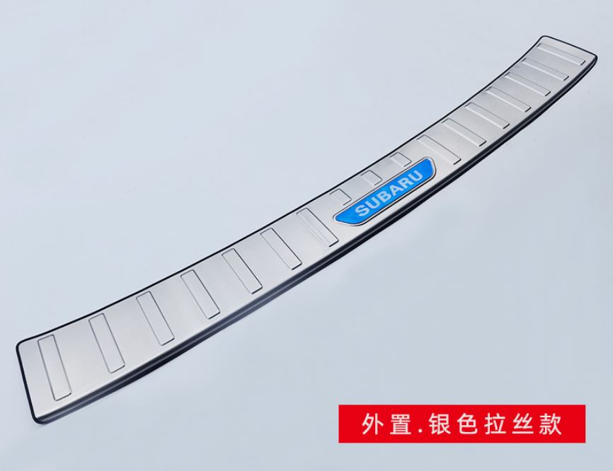 Ốp chống trầy cốp xe Subaru Outback 21-22 (bậc ngoài) - Mẫu 2