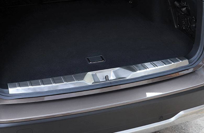 Ốp chống trầy cốp xe Subaru Outback 21-22 (bậc trong) - Mẫu 1