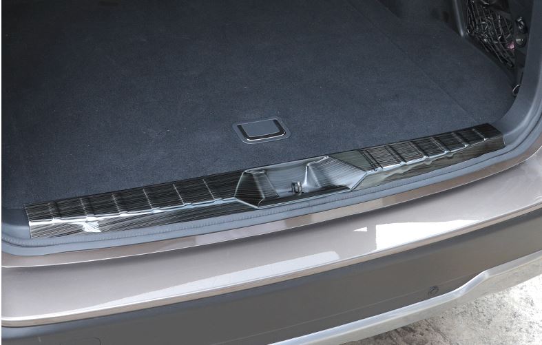 Ốp chống trầy cốp xe Subaru Outback 21-22 (bậc trong) - Mẫu 1