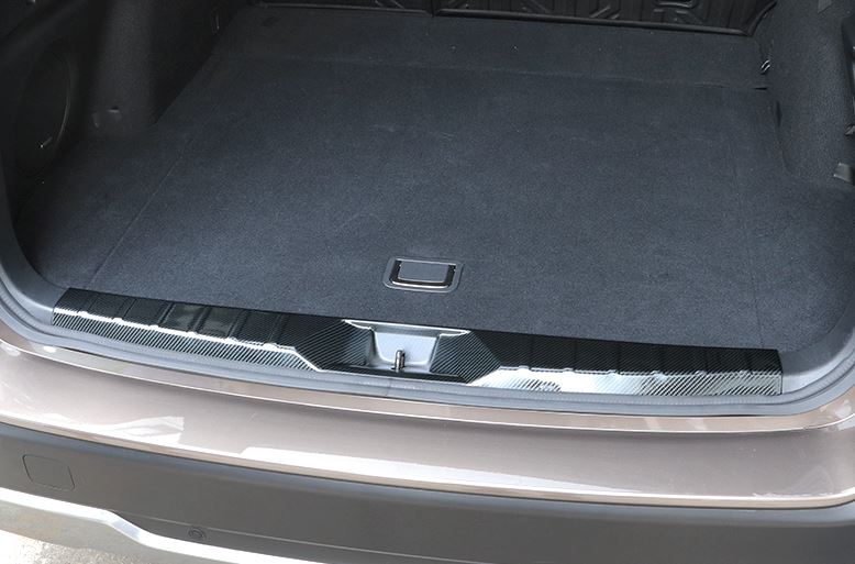 Ốp chống trầy cốp xe Subaru Outback 21-22 (bậc trong) - Mẫu 1