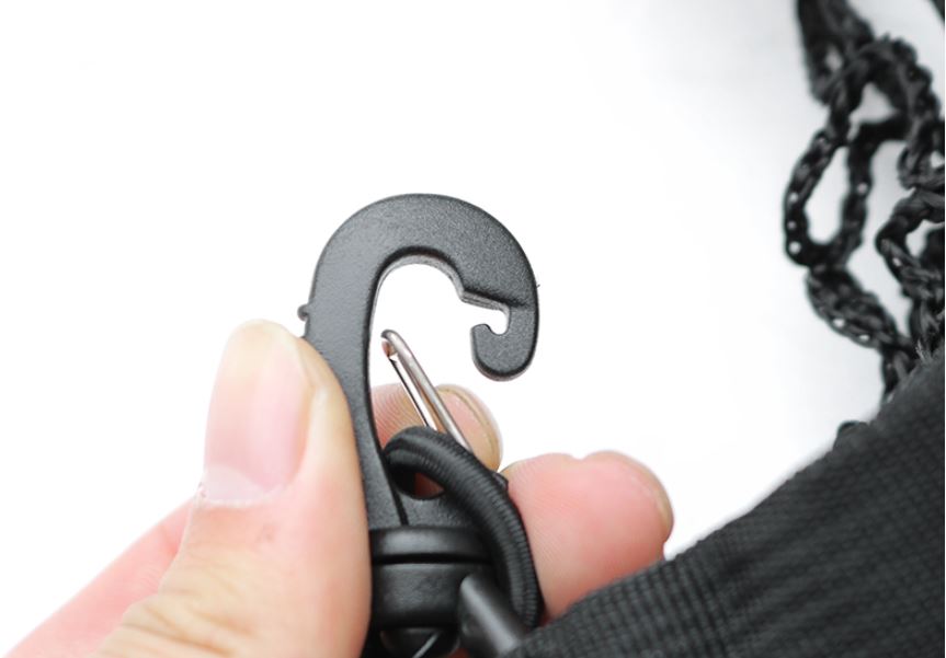 Lưới chắn ngăn trẻ nhỏ vượt lên hàng ghế đầu