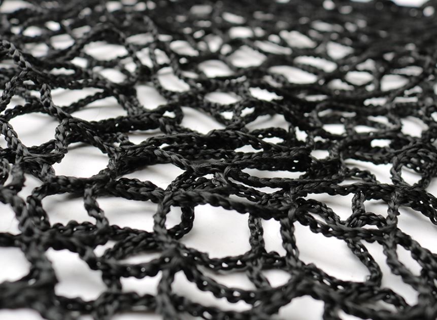 Lưới chắn ngăn trẻ nhỏ vượt lên hàng ghế đầu