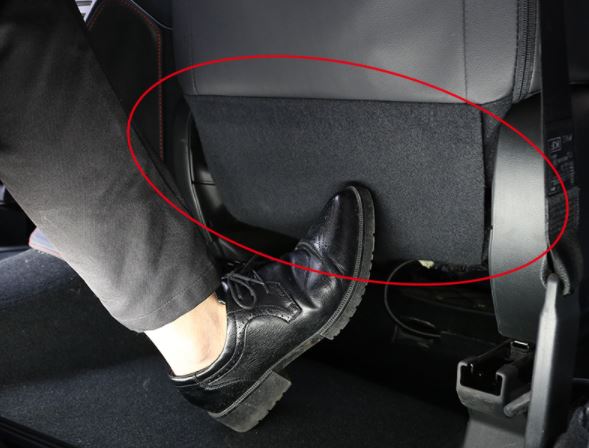 Thảm Chống đá chân sau ghế subaru forester