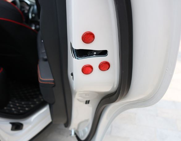 Ốp chống gỉ cánh cửa Subaru Forester