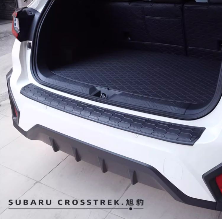 Ốp chống trầy bậc ngoài cốp Subaru Crosstrek 2025