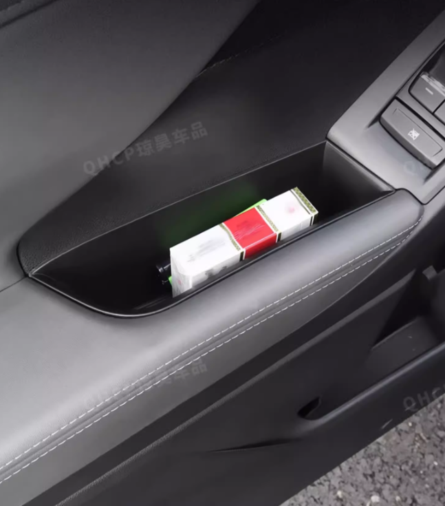 Khay đựng đồ 4 cửa Subaru Crosstreck 2025