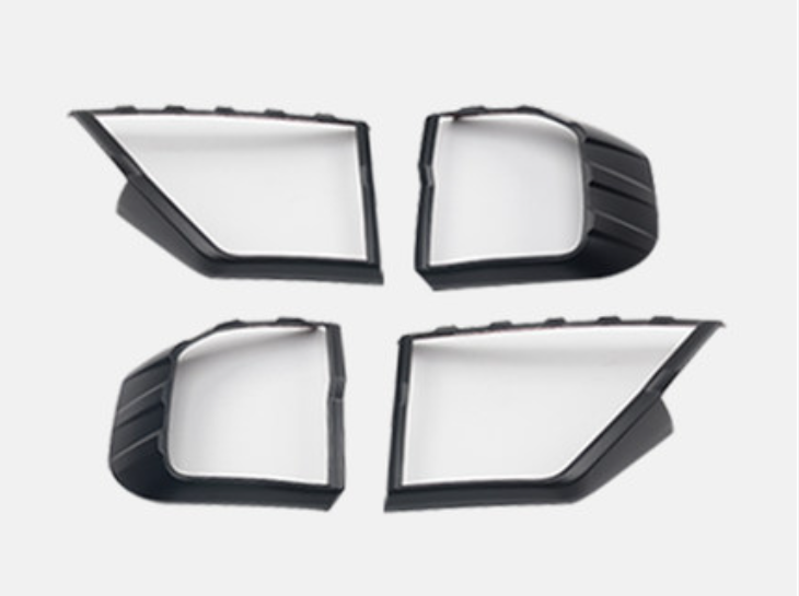 Ốp trang trí viền đèn sau Ford Everest 2022-2023