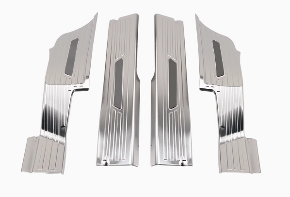 Ốp chống trầy bậc cửa cho xe Ford Everest 2022-2025