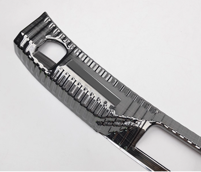 Ốp chống trầy cốp cho xe Ford Everest 2022-2025