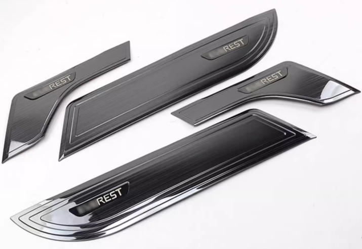 Ốp tapi cửa Ford Everest 2022-2025