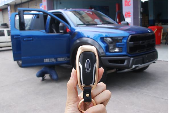 Ốp chìa khóa thép không gỉ Ford Explorer 2016 - 2017