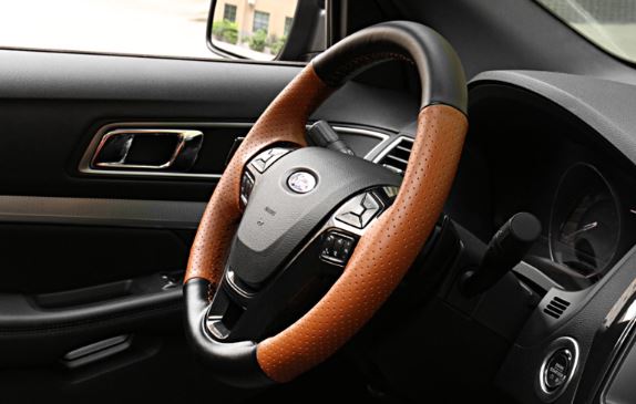 Bọc da vô lăng Ford Explorer