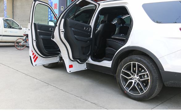 Dán phản quang cánh cửa Ford Explorer