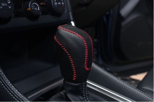 Bọc da gạt cần số Subaru Forester 19 - 20
