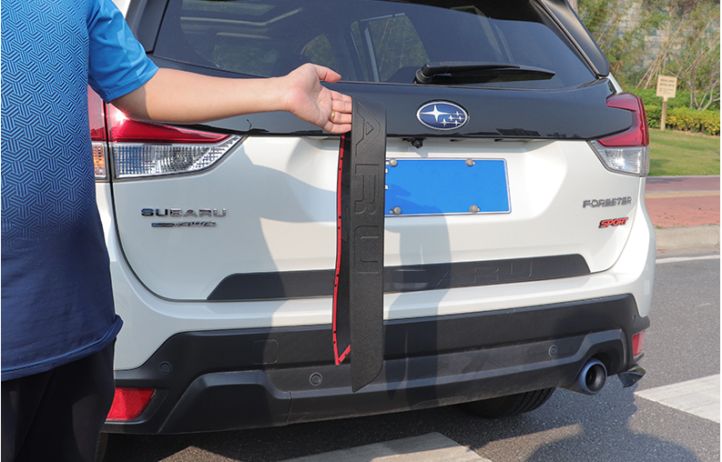 Miếng dán cao su trang trí sau xe Subaru Forester 2019-2022