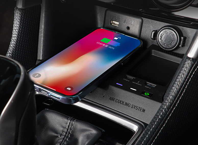 Sạc thông minh, sạc nhanh điện thoại xe Subaru Forester