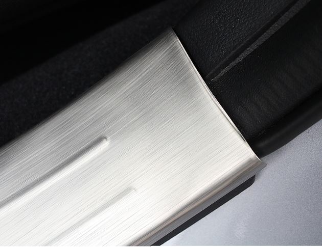 Chống trầy cửa bậc ngoài Subaru Outback 2015 - 2020