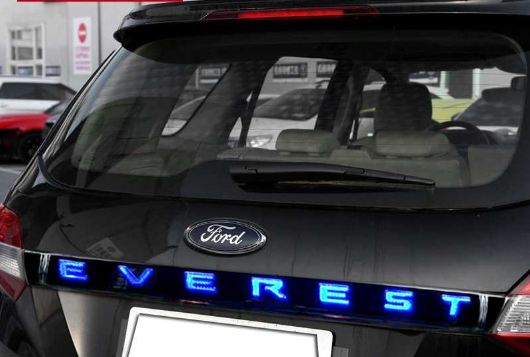 Độ đèn led Everest sau xe