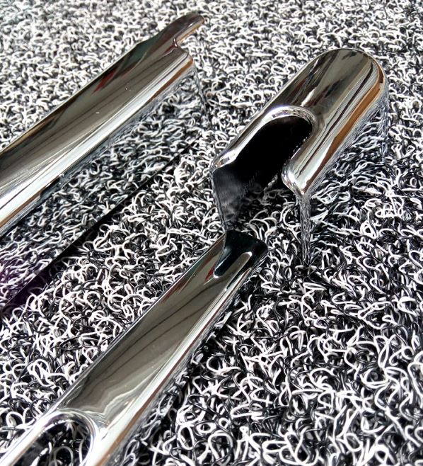 Ốp gạt nước mưa Ford Everest