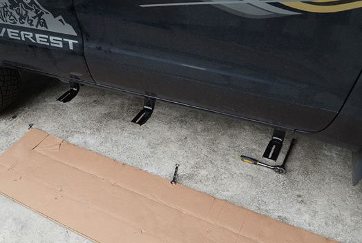 Bệ bước chân Ford Everest