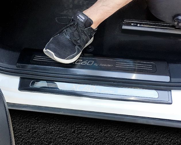 Bộ full chống trầy bậc cửa đen titan Volvo XC60 2020