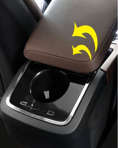 Hộc để đồ kèm sạc Volvo Xc60