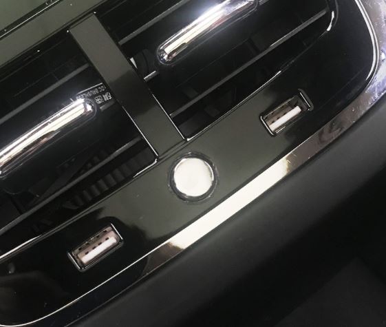 Hộp Sạc Tích Hợp Quạt Gió volvo xc60