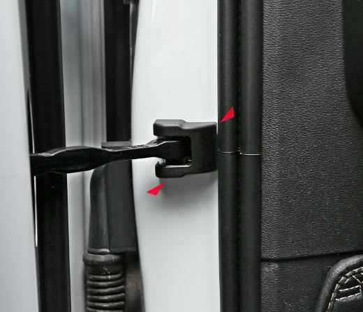 Chống gỉ bản lề xe Volvo XC60 2018-2021