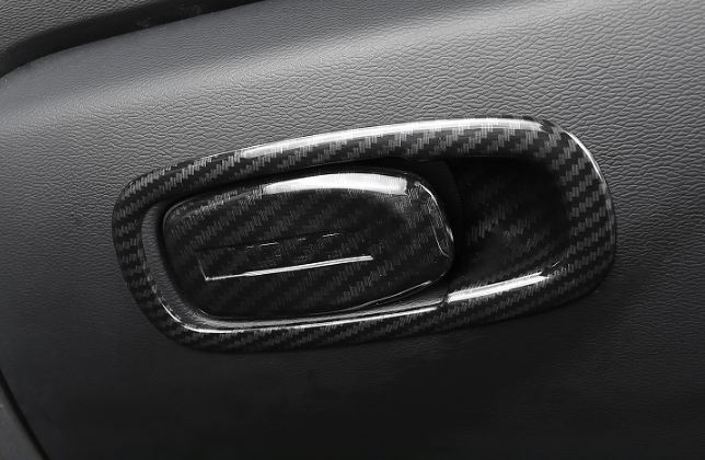 Ốp tay nắm cửa trong Volvo XC60 (cacbon)